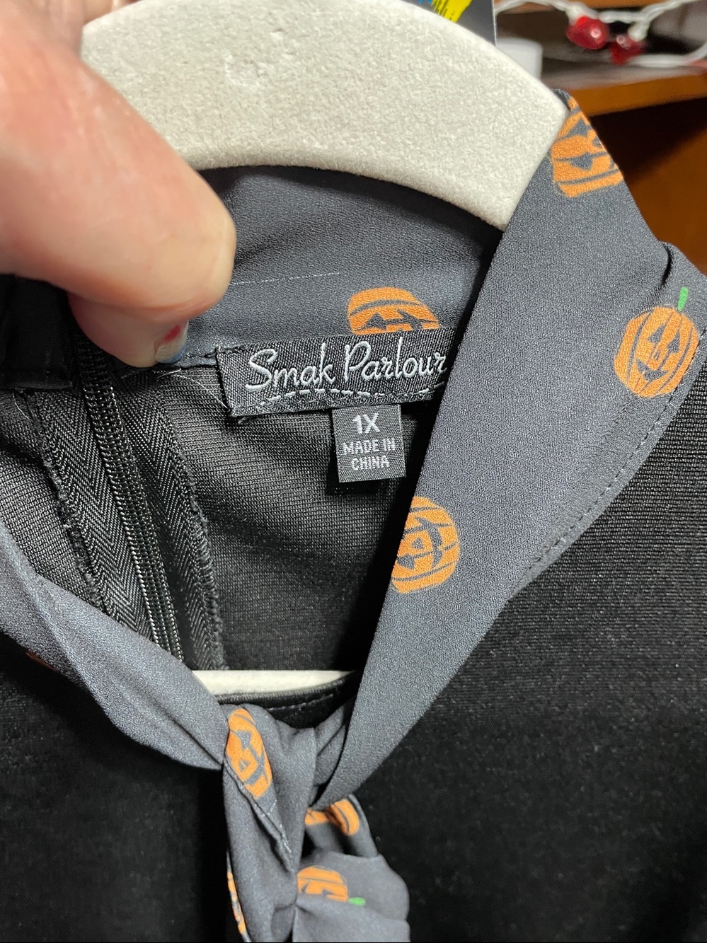 #277 1x smak parlour Black Long Sleeve Tie-Neck Dress with Pumpkin Print - Picture 2 of 5